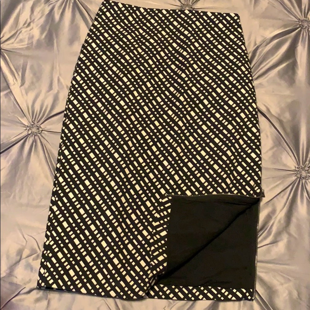 Express pencil skirt Sz. 0 side zip detail